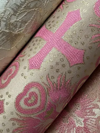 Religiosa - Arreglos y Vestimenta - Almacén Gran Colombiano, Loja, Ecuador